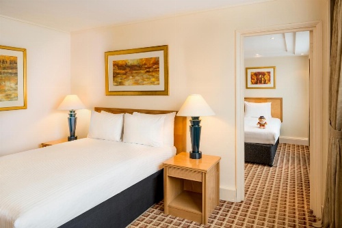 Copthorne Tara Hotel London Kensington image 2